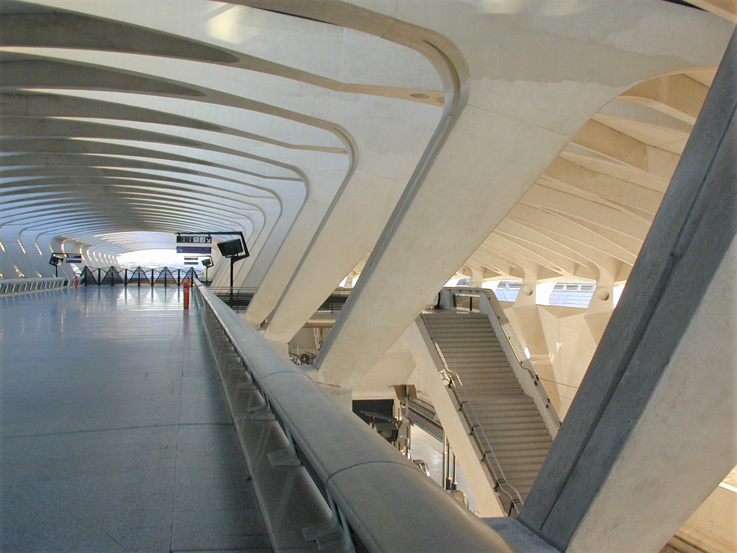 gare tgv lyon st exupery